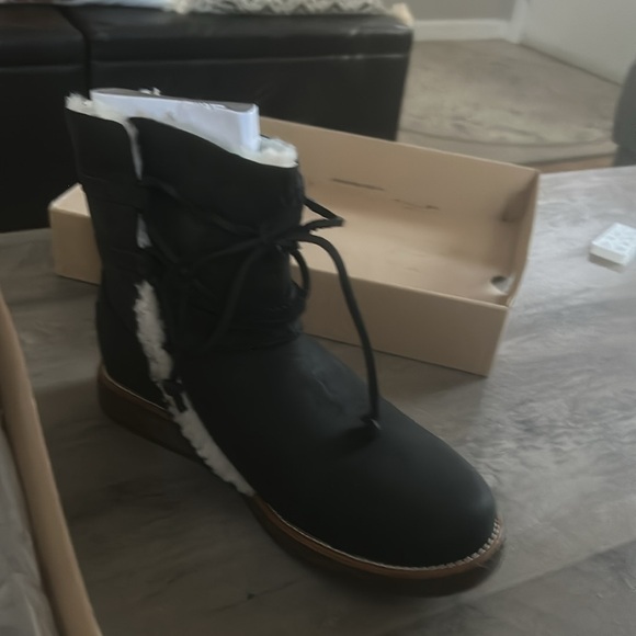 Ugg W Louisa Black boots - Picture 3 of 3